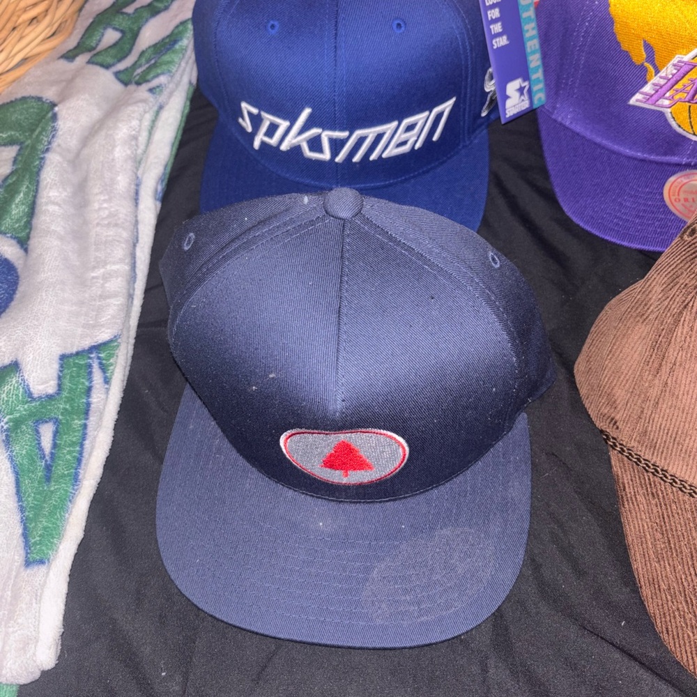 Assorted Baseball Caps Collection - Picture 2 of 7